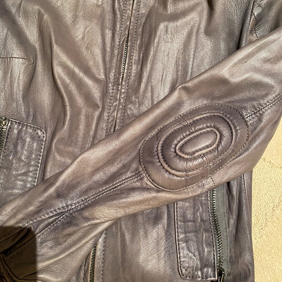 Women’s Italian leather bomber jacket - Picture 4 of 12